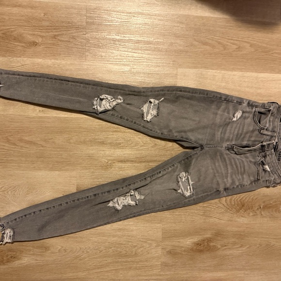 American Eagle Outfitters Gray Ripped Skinny Jeans - Picture 1 of 4